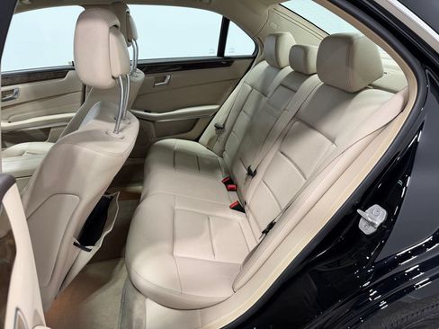 Used 2014 Mercedes-Benz E 350 4MATIC Sedan image 10