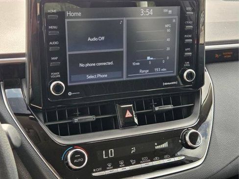 Used 2022 Toyota Corolla LE FWD image 24