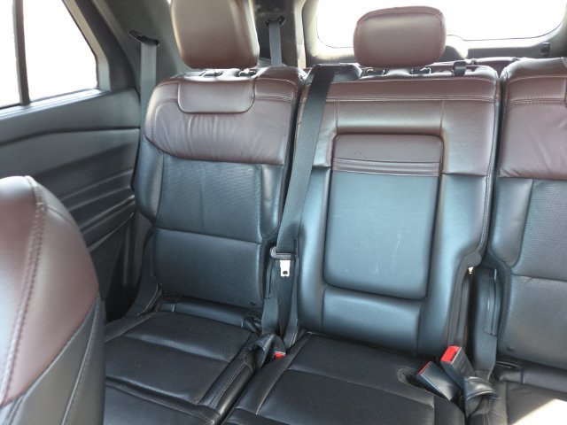 Used 2021 Ford Explorer Platinum w/ Equipment Group 601A AWD/4WD image 40