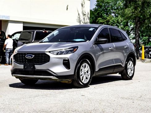 Used 2024 Ford Escape Active w/ Cold Weather Package image 9