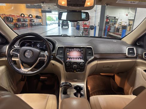 Used 2014 Jeep Grand Cherokee Limited AWD/4WD image 13