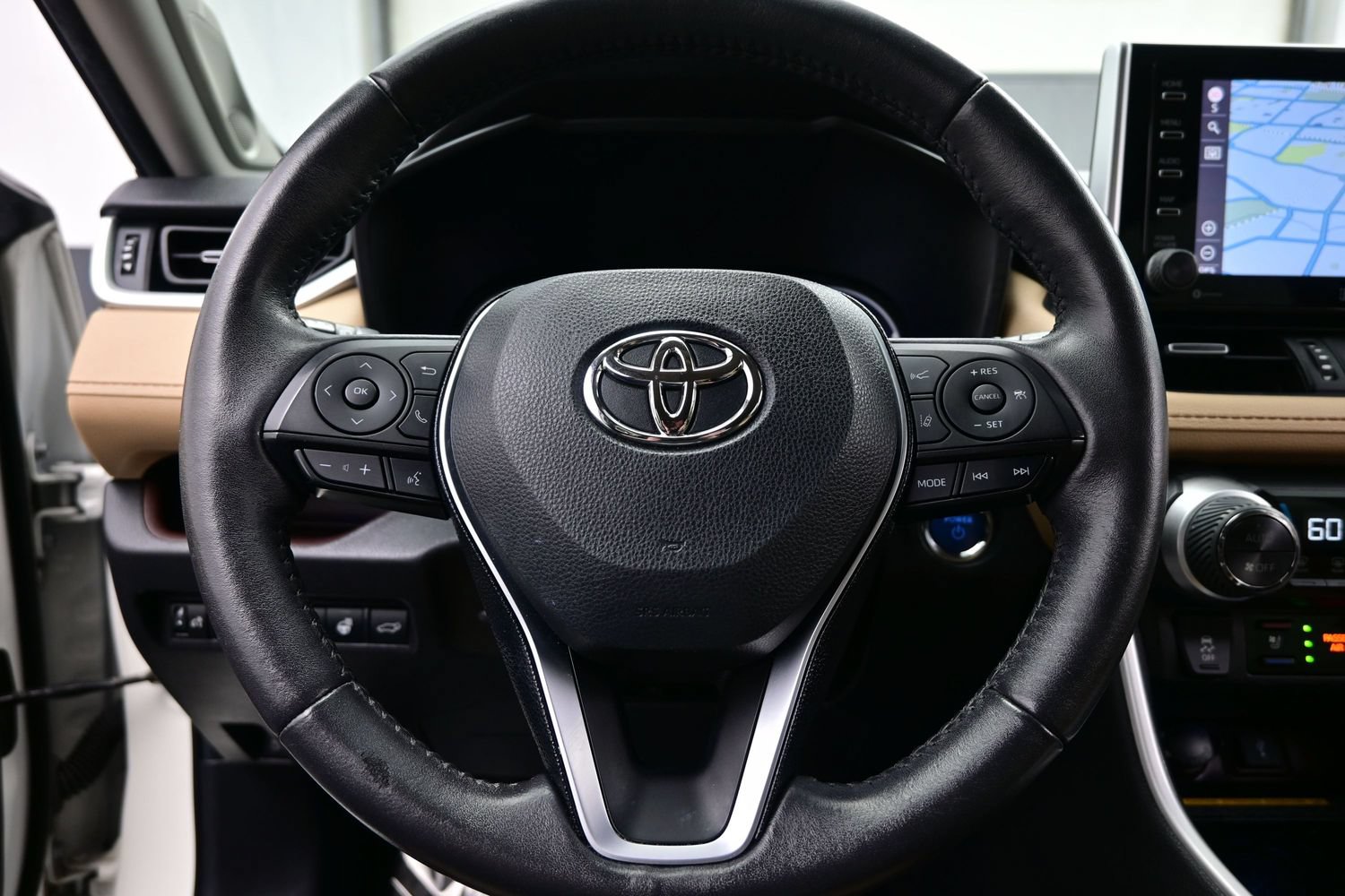 Used 2021 Toyota RAV4 Limited AWD/4WD image 25