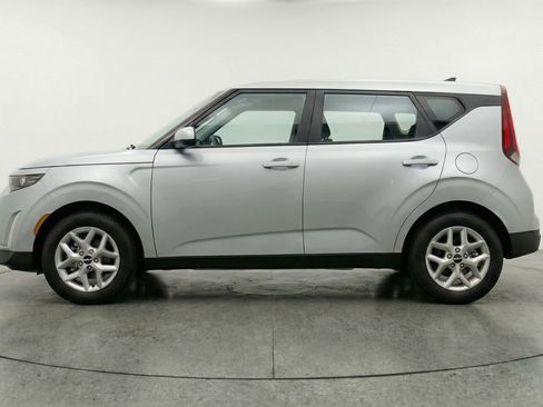 Used 2025 Kia Soul LX w/ LX Technology Package FWD image 5