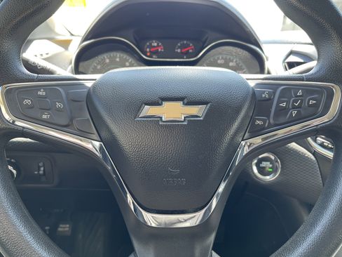 Used 2018 Chevrolet Cruze LT w/ LT Convenience Package FWD image 14