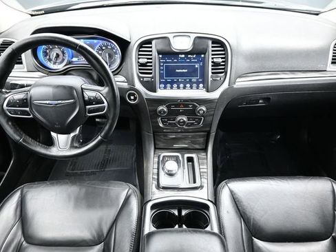 Used 2019 Chrysler 300 Touring L w/ Quick Order Package 22F image 20