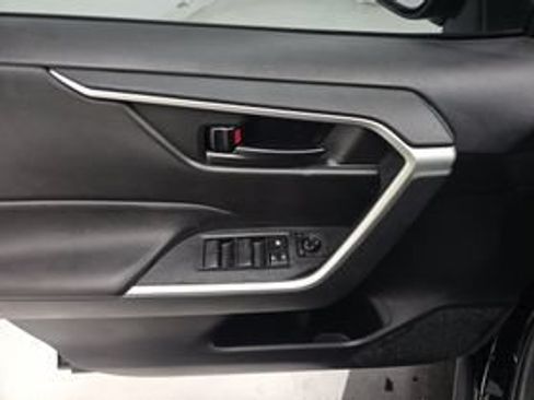 Used 2024 Toyota RAV4 LE FWD image 9