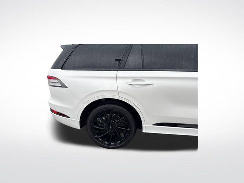 Certified 2024 Lincoln Aviator Reserve w/ Equipment Group 201A AWD/4WD image 35
