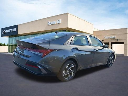 Used 2025 Hyundai Elantra SEL FWD image 7