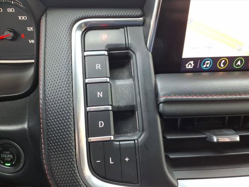 Used 2021 Chevrolet Suburban RST w/ Luxury Package image 23