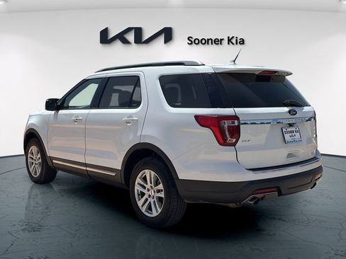 Used 2018 Ford Explorer XLT w/ Equipment Group 201A AWD/4WD image 4