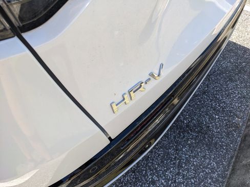 Used 2024 Honda HR-V EX-L image 12