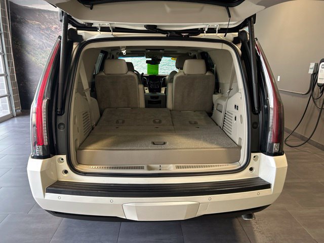 Used 2015 Cadillac Escalade Luxury AWD/4WD image 34