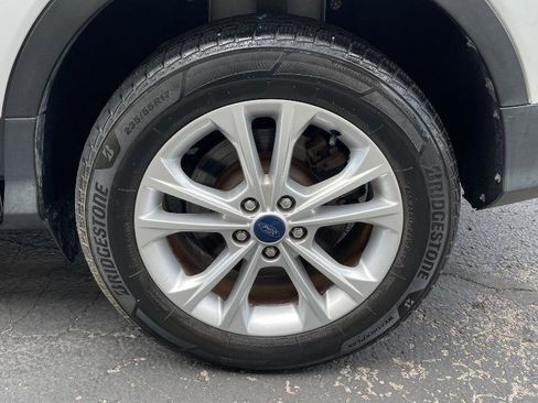 Used 2017 Ford Escape SE w/ Equipment Group 201A image 36