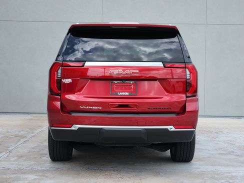 Used 2025 GMC Yukon XL Elevation AWD/4WD image 7
