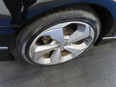 Used 2018 Honda Accord Touring image 37