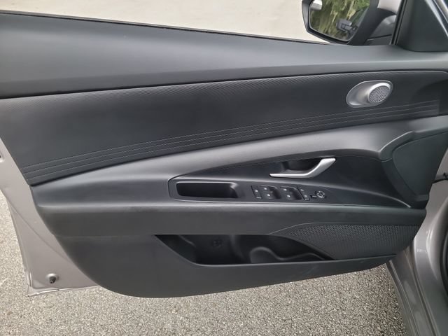 Used 2024 Hyundai Elantra SEL FWD image 16