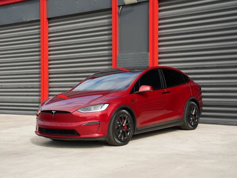 Used 2023 Tesla Model X Plaid image 1