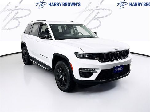 Used 2022 Jeep Grand Cherokee Limited w/ Luxury Tech Group II image 27