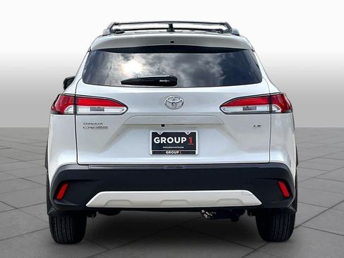 Used 2025 Toyota Corolla Cross LE w/ Moonroof Package FWD image 5
