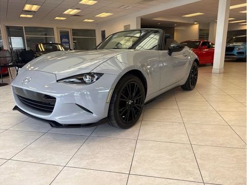 Used 2024 MAZDA MX-5 Miata Club RWD image 20