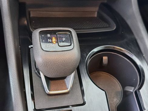 Used 2023 Nissan Rogue S FWD image 23