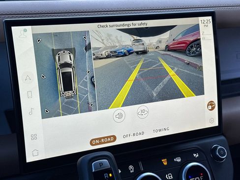 New 2026 Land Rover Defender 130 X-Dynamic SE image 21