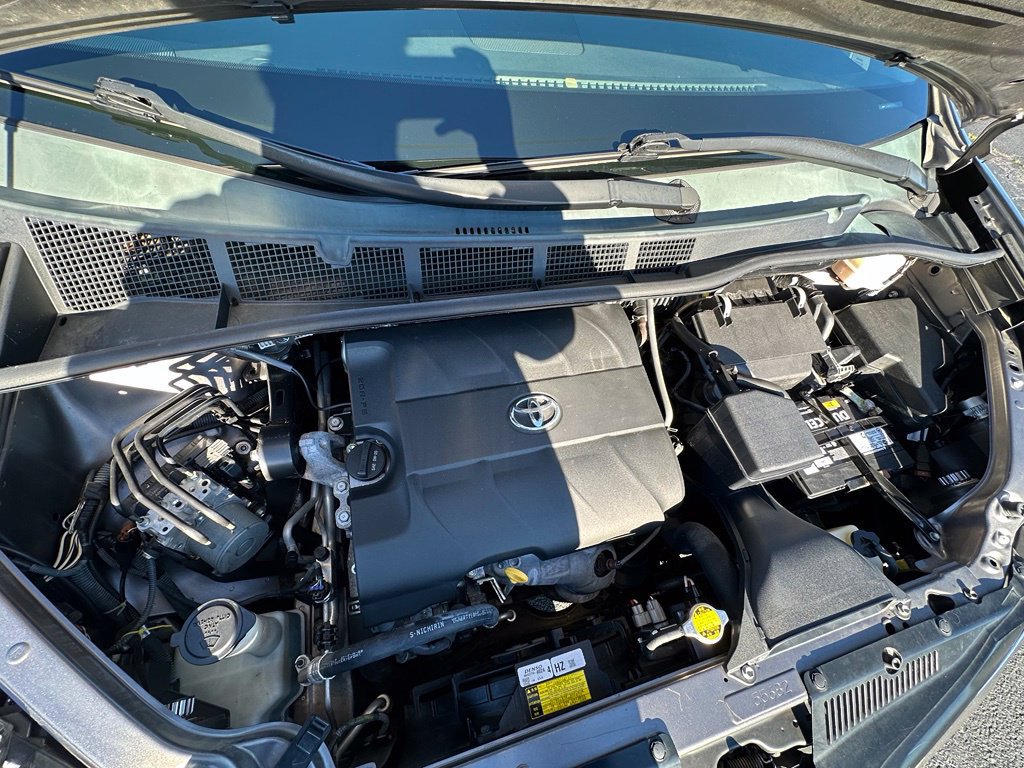 Used 2012 Toyota Sienna LE FWD image 39
