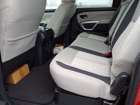 Certified 2021 Nissan Titan SV w/ SV Convenience Package image 5