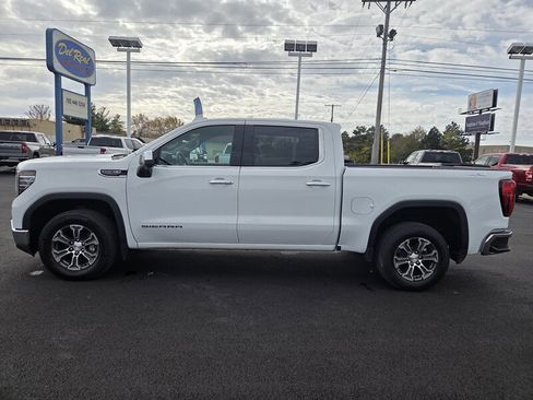 Used 2025 GMC Sierra 1500 SLT image 6