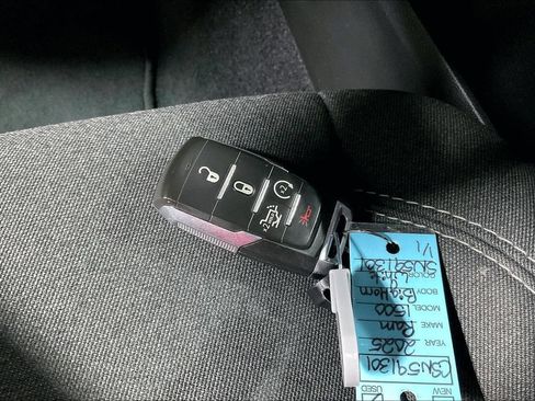 Used 2025 RAM 1500 Big Horn AWD/4WD image 12