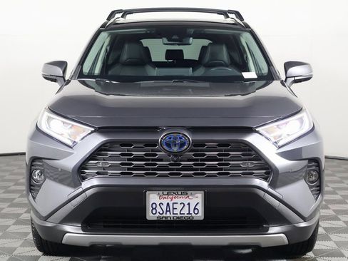 Used 2020 Toyota RAV4 Limited image 2