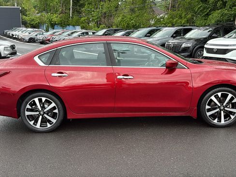 Used 2018 Nissan Altima 2.5 SR FWD image 25