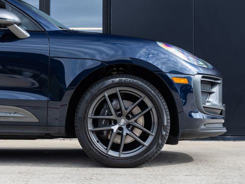 Certified 2023 Porsche Macan Turbo AWD/4WD image 13