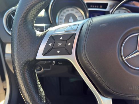 Used 2013 Mercedes-Benz SL 550 w/ Premium Pkg image 18