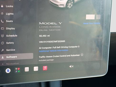 Used 2021 Tesla Model Y Long Range AWD/4WD image 11