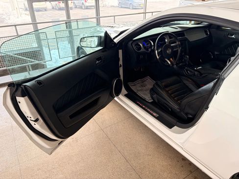 Used 2013 Ford Mustang GT Premium w/ Comfort Pkg image 10