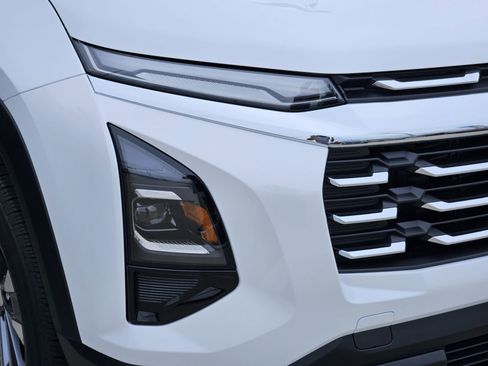New 2026 Chevrolet Equinox LT FWD image 10