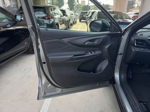 Used 2025 Buick Envista Sport Touring image 20