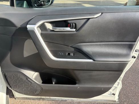 Used 2023 Toyota RAV4 XLE image 33