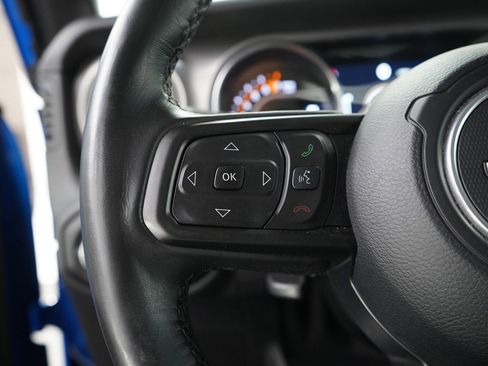 Used 2021 Jeep Gladiator Sport image 16