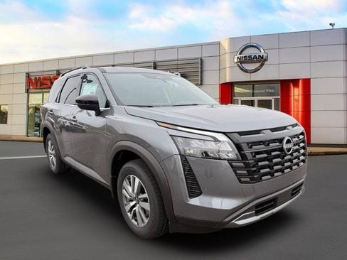 New 2026 Nissan Pathfinder SL AWD/4WD image 1