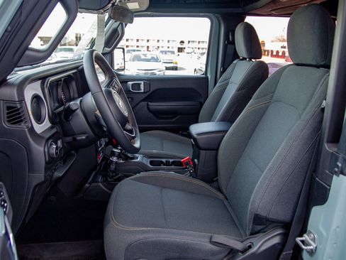 Used 2024 Jeep Wrangler Willys image 12