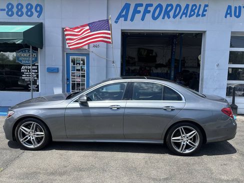 Used 2017 Mercedes-Benz E 300 4MATIC image 6