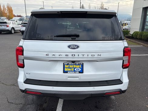 Used 2023 Ford Expedition XLT AWD/4WD image 7