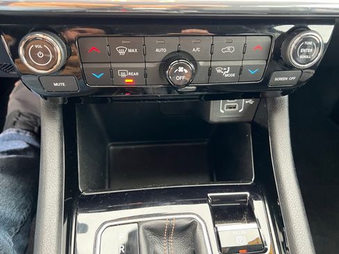 Used 2022 Jeep Compass Limited image 31