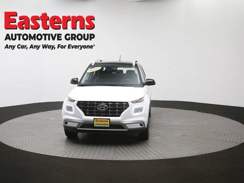Used 2025 Hyundai Venue Limited FWD image 52
