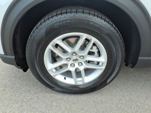 Used 2026 Ford Explorer Active w/ Active Comfort Package RWD image 9