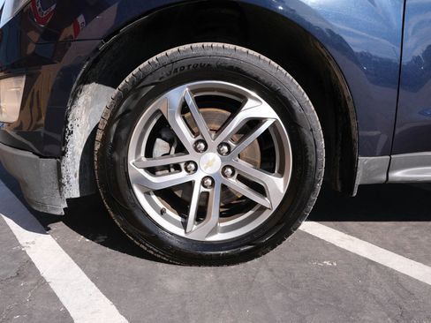 Used 2016 Chevrolet Equinox LTZ w/ Enhanced Convenience Package image 12