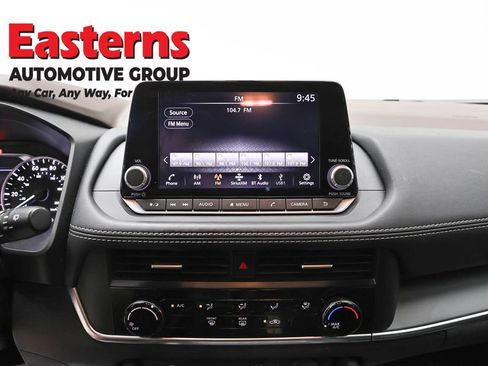 Used 2023 Nissan Rogue S AWD/4WD image 12