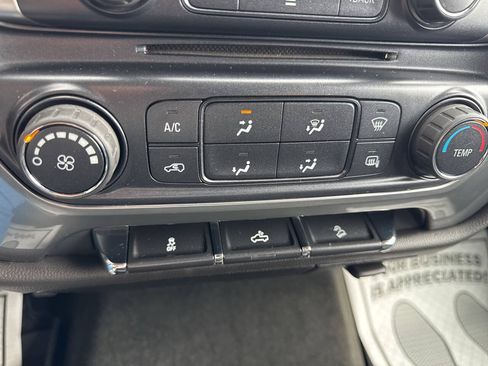 Used 2014 Chevrolet Silverado 1500 LT AWD/4WD image 32